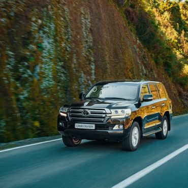 land-cruiser-200 %2